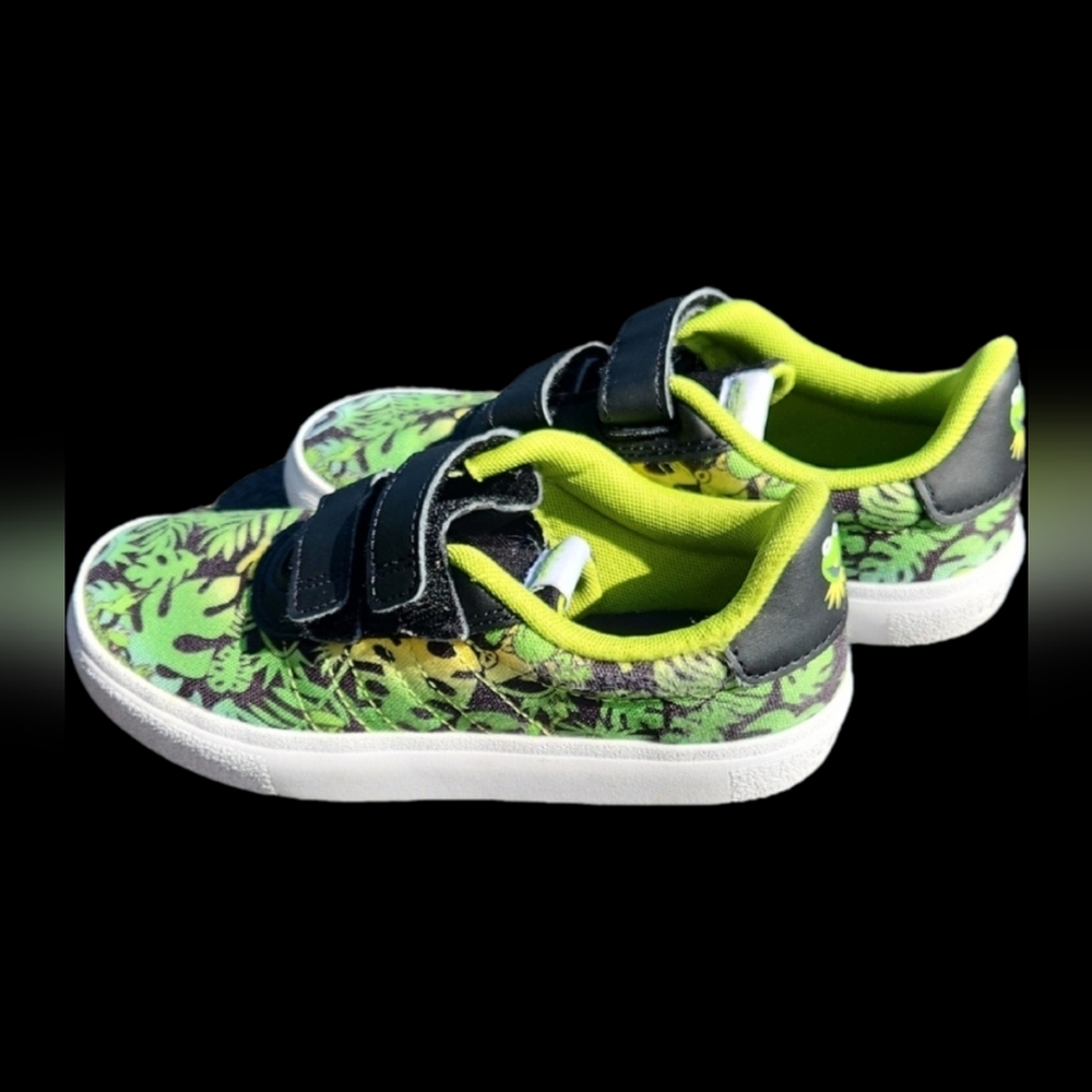 Adidas Kids Green and Black Sneakers Froggy Accent On The Back Size 13